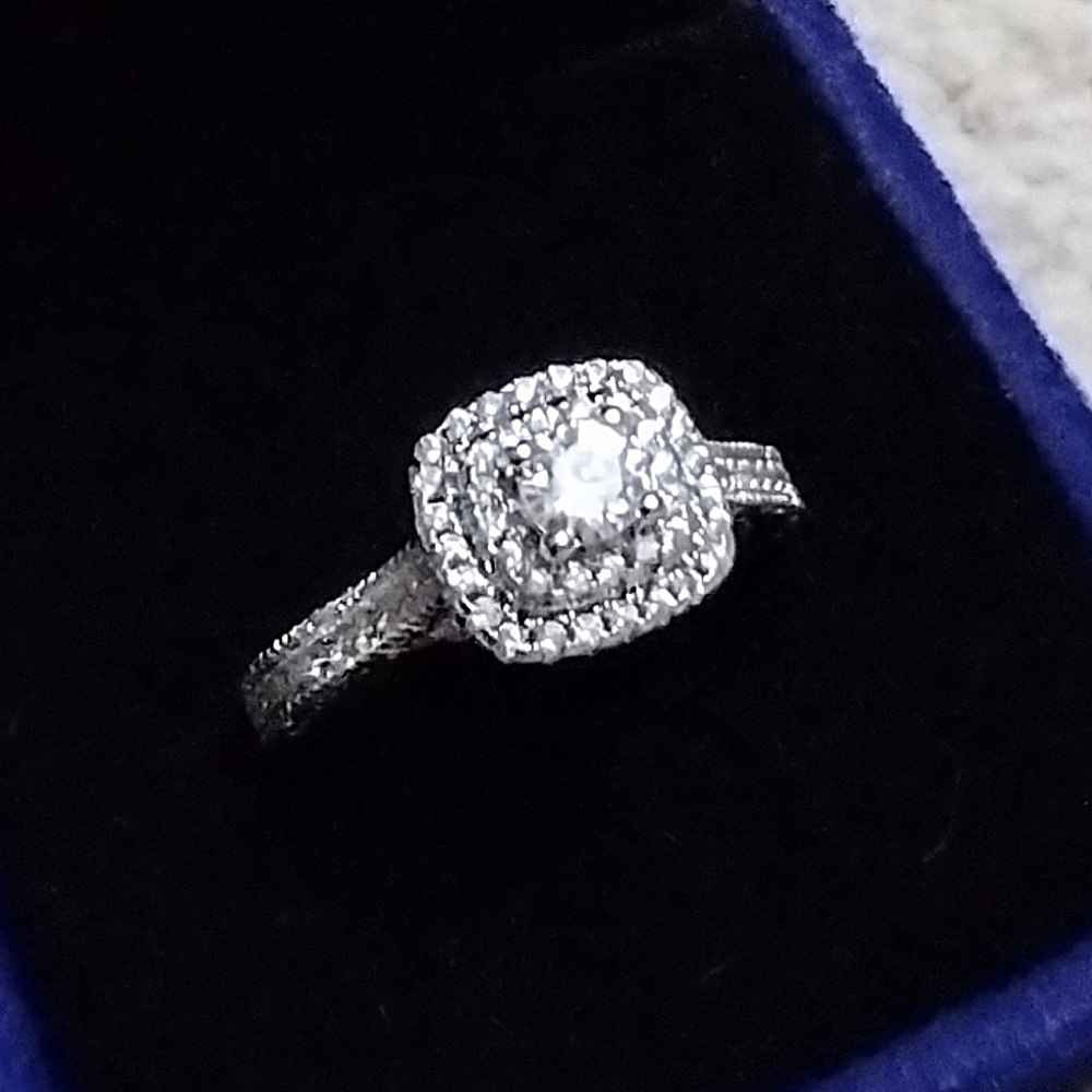 Replica ring sz 8